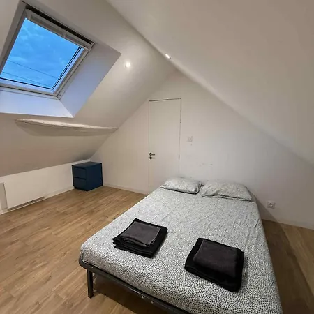 Large Renovated 5 Bedroom And Spacious Lägenhet *