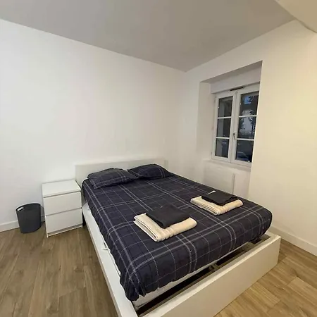 Large Renovated 5 Bedroom And Spacious